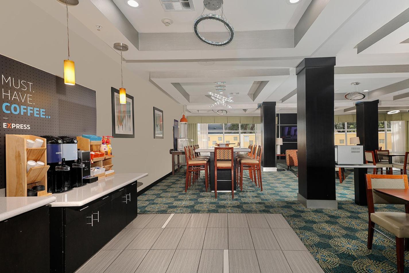 Holiday Inn Express & Suites Houston Northwest-Brookhollow By Ihg Esterno foto